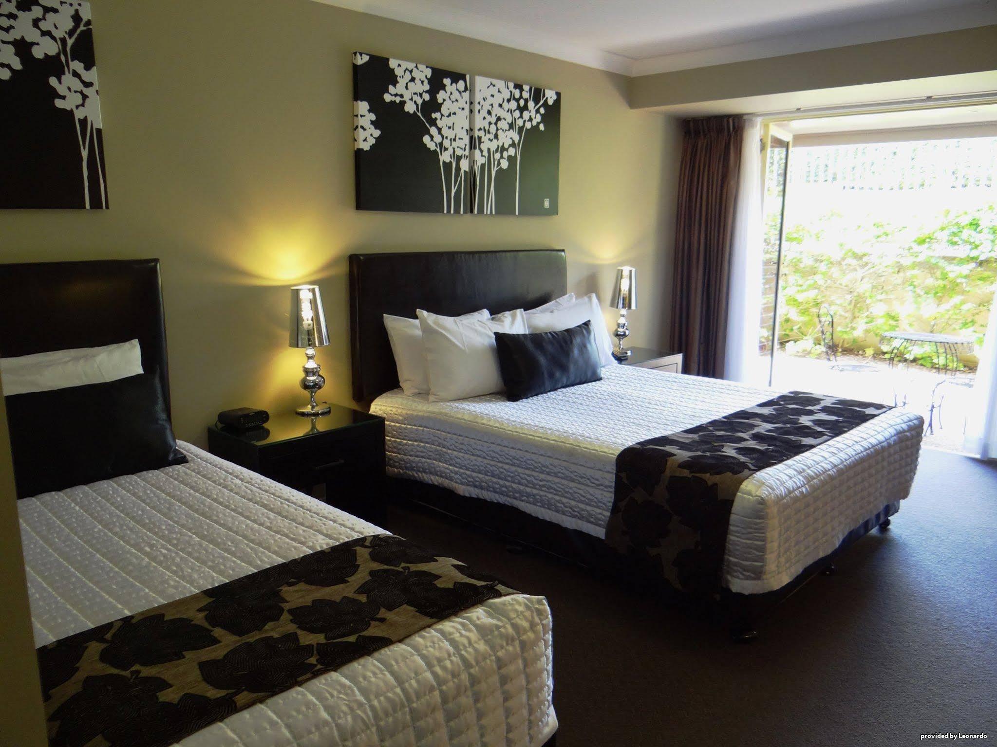 Ambassador On Ruthven Motel Toowoomba Kültér fotó